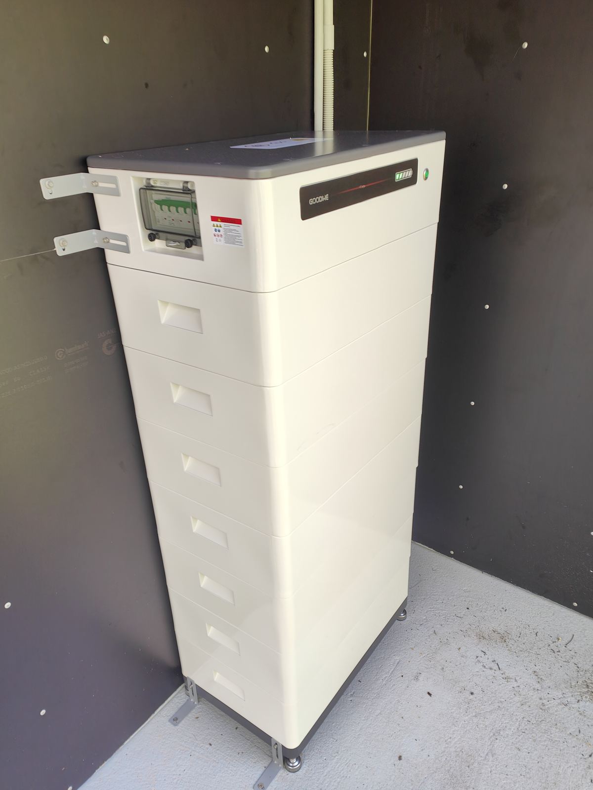GoodWe Lynx battery tower